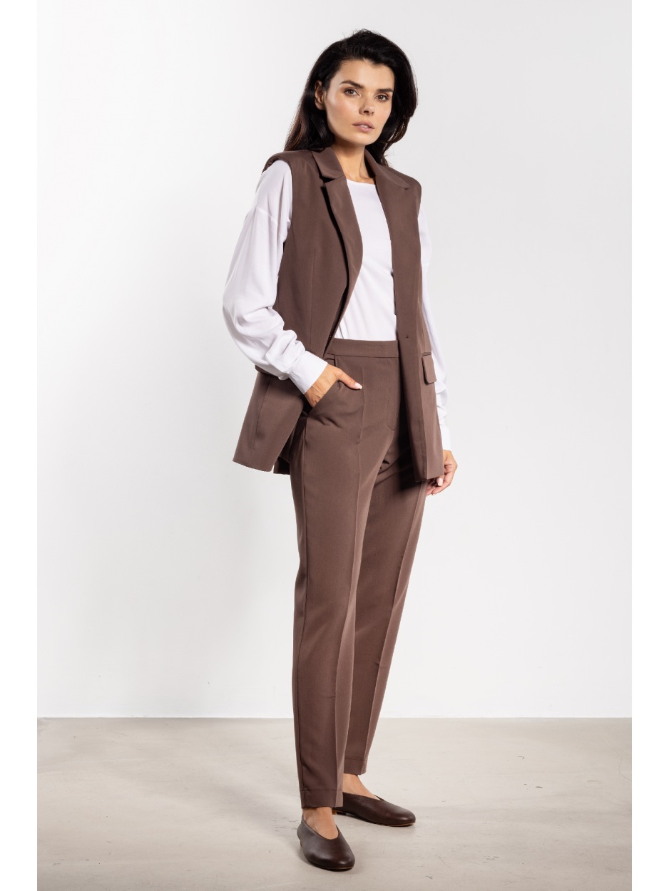 Elegancka czekoladowa kamizelka damska do spodni i spódnic - przód