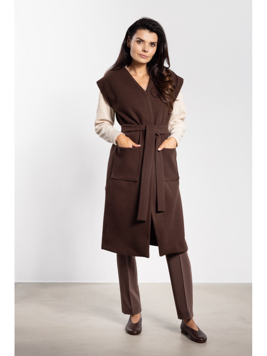 Elegancka czekoladowa kamizelka damska z flauszu na jesień - przód